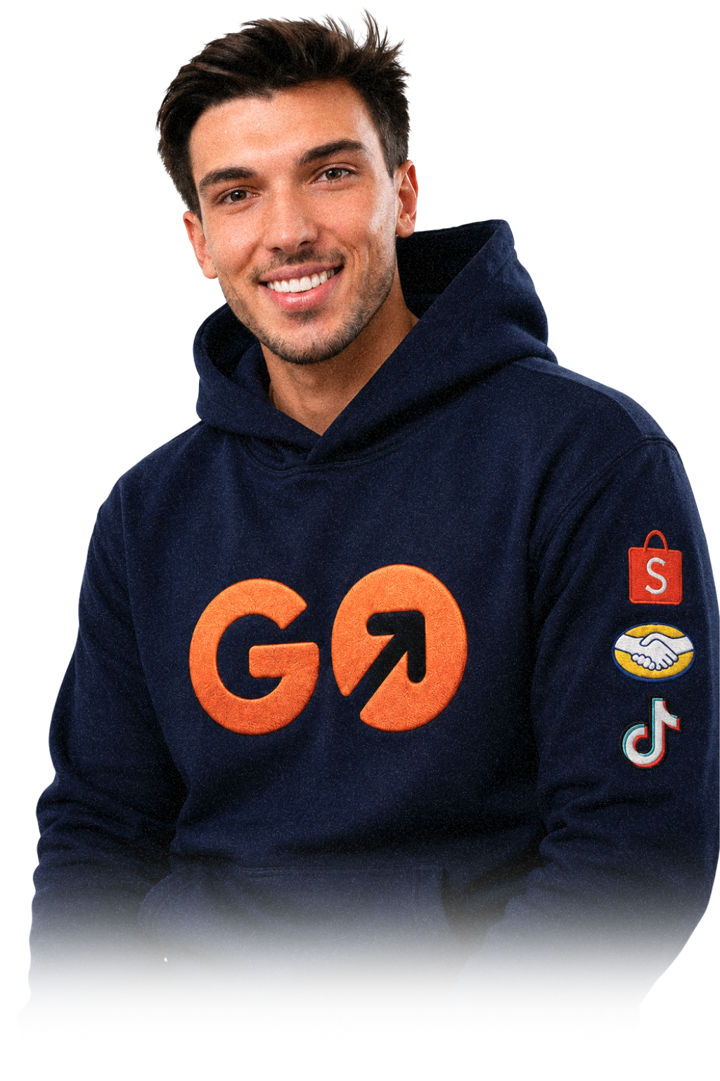Homem sorrindo com moletom azul-marinho da GO Marketplaces